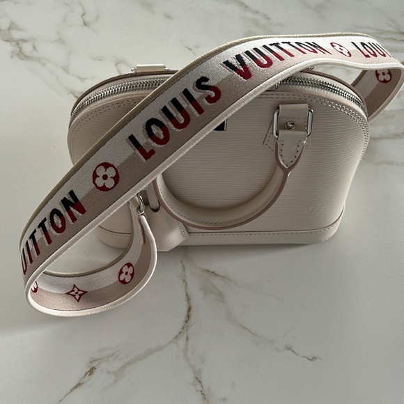 **SOLD**AUTHENTIC LOUIS VUITTON ALMA BB QUARTZ - Picture 5 of 5